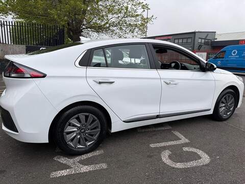 Hyundai IONIQ 38.3kWh Premium Hatchback 5dr Electric Auto (136 ps) - U594