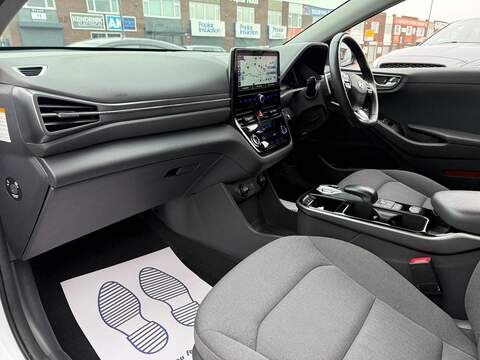 Hyundai IONIQ 38.3kWh Premium Hatchback 5dr Electric Auto (136 ps) - U594
