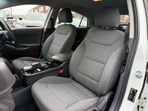 Hyundai IONIQ 38.3kWh Premium Hatchback 5dr Electric Auto (136 ps) - U594