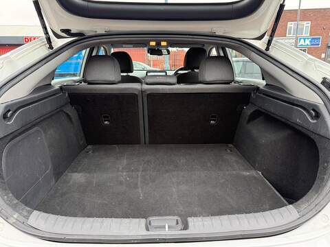 Hyundai IONIQ 38.3kWh Premium Hatchback 5dr Electric Auto (136 ps) - U594