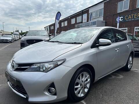Toyota Auris 1.4 D-4D Icon Hatchback 5dr Diesel Manual Euro 5 (s/s) (90 ps) - U600