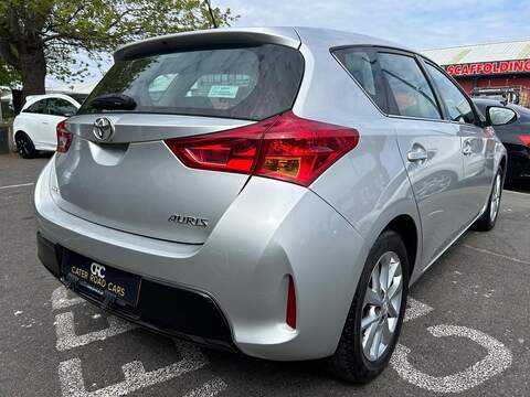 Toyota Auris 1.4 D-4D Icon Hatchback 5dr Diesel Manual Euro 5 (s/s) (90 ps) - U600