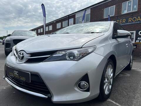 Toyota Auris 1.4 D-4D Icon Hatchback 5dr Diesel Manual Euro 5 (s/s) (90 ps) - U600