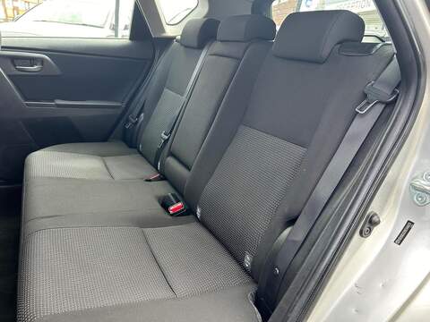 Toyota Auris 1.4 D-4D Icon Hatchback 5dr Diesel Manual Euro 5 (s/s) (90 ps) - U600