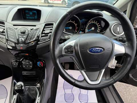 Ford Fiesta 1.0T EcoBoost Zetec Hatchback 5dr Petrol Manual Euro 5 (s/s) (100 ps) - U601