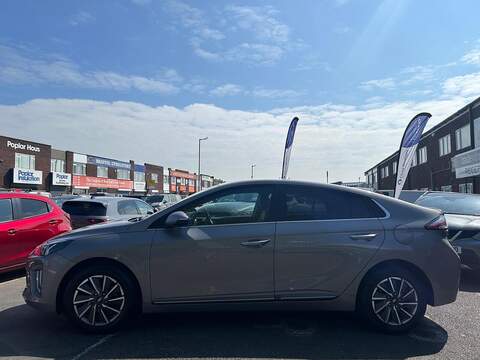 Hyundai IONIQ 38.3kWh Premium Hatchback 5dr Electric Auto (136 ps) - U603