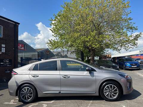 Hyundai IONIQ 38.3kWh Premium Hatchback 5dr Electric Auto (136 ps) - U603