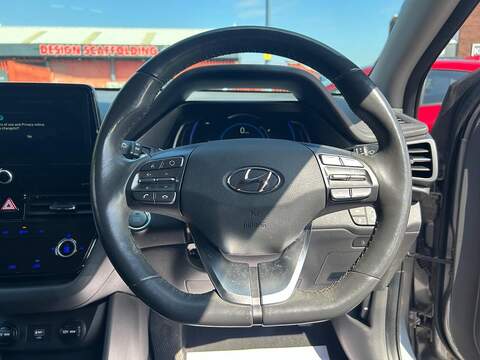 Hyundai IONIQ 38.3kWh Premium Hatchback 5dr Electric Auto (136 ps) - U603