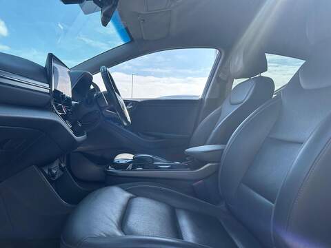 Hyundai IONIQ 38.3kWh Premium Hatchback 5dr Electric Auto (136 ps) - U603