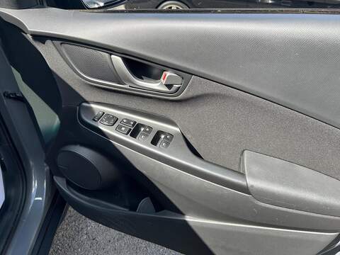 Hyundai KONA 1.0 T-GDi Premium SUV 5dr Petrol Manual Euro 6 (s/s) (120 ps) - U609