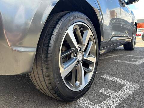 Hyundai KONA 1.0 T-GDi Premium SUV 5dr Petrol Manual Euro 6 (s/s) (120 ps) - U609