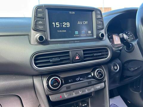Hyundai KONA 1.0 T-GDi Premium SUV 5dr Petrol Manual Euro 6 (s/s) (120 ps) - U609