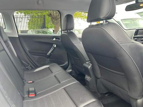 Peugeot 2008 1.6 BlueHDi Allure SUV 5dr Diesel Manual Euro 6 (s/s) (100 ps) - U610
