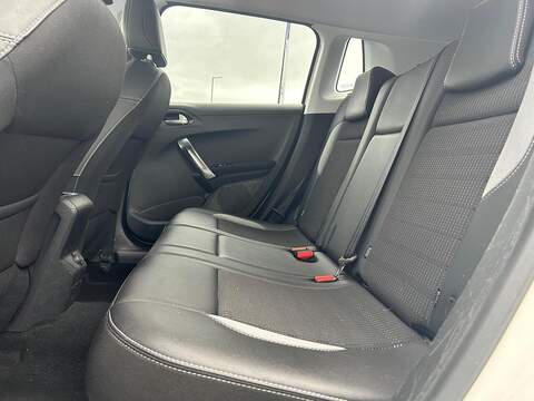 Peugeot 2008 1.6 BlueHDi Allure SUV 5dr Diesel Manual Euro 6 (s/s) (100 ps) - U610