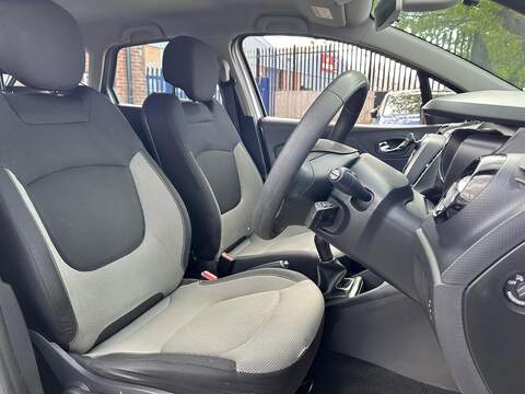 Renault Captur 1.5 dCi ENERGY Expression + SUV 5dr Diesel Manual Euro 6 (s/s) (90 ps) - U613