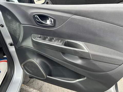 Renault Captur 1.5 dCi ENERGY Expression + SUV 5dr Diesel Manual Euro 6 (s/s) (90 ps) - U613