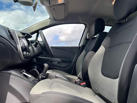 Renault Captur 1.5 dCi ENERGY Expression + SUV 5dr Diesel Manual Euro 6 (s/s) (90 ps) - U613