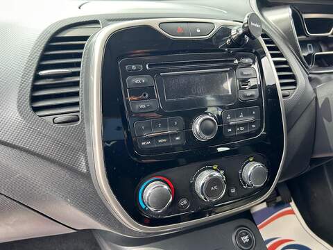 Renault Captur 1.5 dCi ENERGY Expression + SUV 5dr Diesel Manual Euro 6 (s/s) (90 ps) - U613