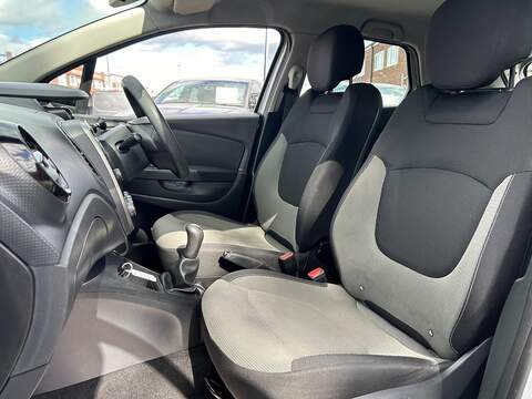 Renault Captur 1.5 dCi ENERGY Expression + SUV 5dr Diesel Manual Euro 6 (s/s) (90 ps) - U613