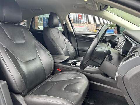Ford Mondeo 2.0 TDCi Titanium Hatchback 5dr Diesel Manual Euro 6 (s/s) (180 ps) - U615