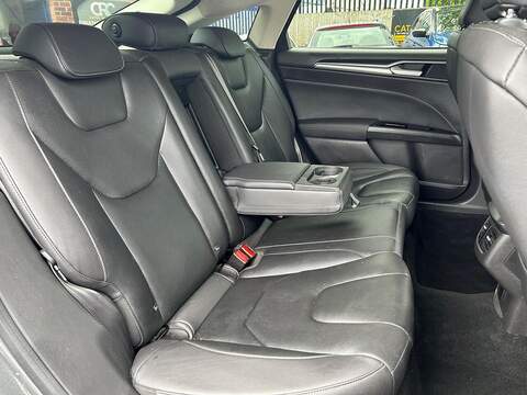 Ford Mondeo 2.0 TDCi Titanium Hatchback 5dr Diesel Manual Euro 6 (s/s) (180 ps) - U615