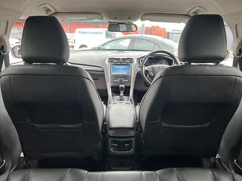 Ford Mondeo 2.0 TDCi Titanium Hatchback 5dr Diesel Manual Euro 6 (s/s) (180 ps) - U615