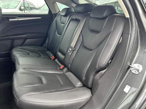 Ford Mondeo 2.0 TDCi Titanium Hatchback 5dr Diesel Manual Euro 6 (s/s) (180 ps) - U615