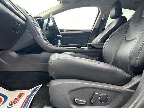 Ford Mondeo 2.0 TDCi Titanium Hatchback 5dr Diesel Manual Euro 6 (s/s) (180 ps) - U615