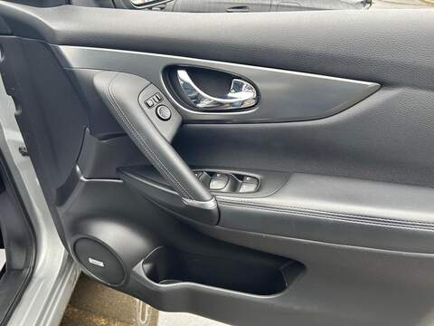 Nissan Qashqai 1.3 DIG-T Tekna+ SUV 5dr Petrol Manual Euro 6 (s/s) (160 ps) - U618