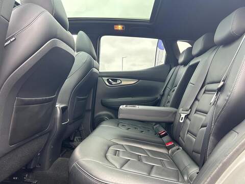 Nissan Qashqai 1.3 DIG-T Tekna+ SUV 5dr Petrol Manual Euro 6 (s/s) (160 ps) - U618