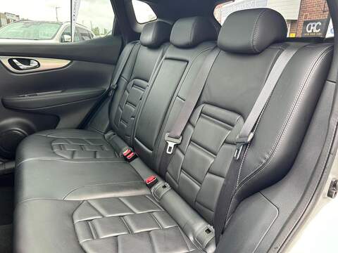 Nissan Qashqai 1.3 DIG-T Tekna+ SUV 5dr Petrol Manual Euro 6 (s/s) (160 ps) - U618