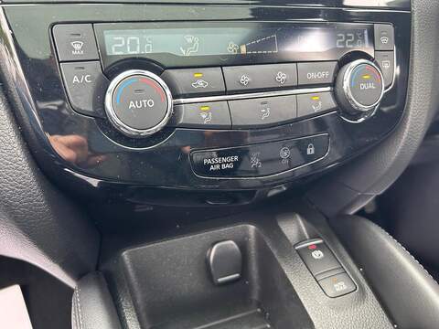 Nissan Qashqai 1.3 DIG-T Tekna+ SUV 5dr Petrol Manual Euro 6 (s/s) (160 ps) - U618