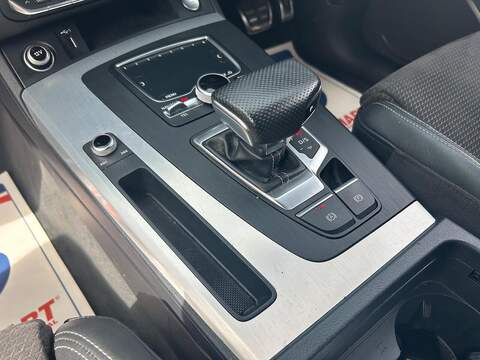 Audi Q5 2.0 TDI 40 S line SUV 5dr Diesel S Tronic quattro Euro 6 (s/s) (190 ps) - U625