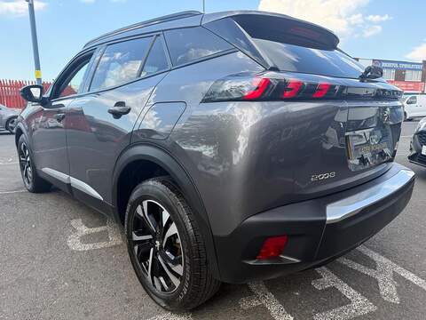 Peugeot 2008 1.2 PureTech Allure Premium SUV 5dr Petrol Manual Euro 6 (s/s) (100 ps) - U631