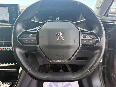 Peugeot 2008 1.2 PureTech Allure Premium SUV 5dr Petrol Manual Euro 6 (s/s) (100 ps) - U631