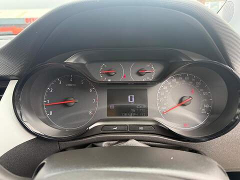 Vauxhall Crossland X 1.2 Turbo Griffin SUV 5dr Petrol Manual Euro 6 (s/s) (110 ps) - U636