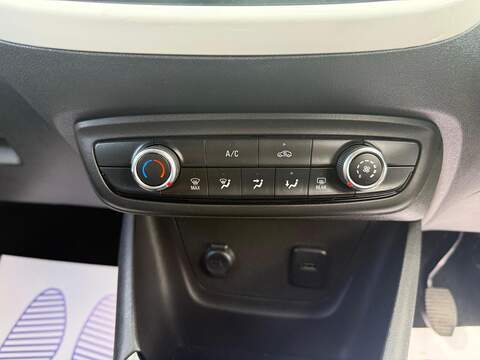 Vauxhall Crossland X 1.2 Turbo Griffin SUV 5dr Petrol Manual Euro 6 (s/s) (110 ps) - U636