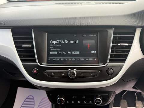 Vauxhall Crossland X 1.2 Turbo Griffin SUV 5dr Petrol Manual Euro 6 (s/s) (110 ps) - U636
