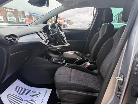 Vauxhall Crossland X 1.2 Turbo Griffin SUV 5dr Petrol Manual Euro 6 (s/s) (110 ps) - U636