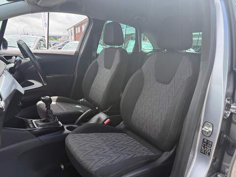 Vauxhall Crossland X 1.2 Turbo Griffin SUV 5dr Petrol Manual Euro 6 (s/s) (110 ps) - U636