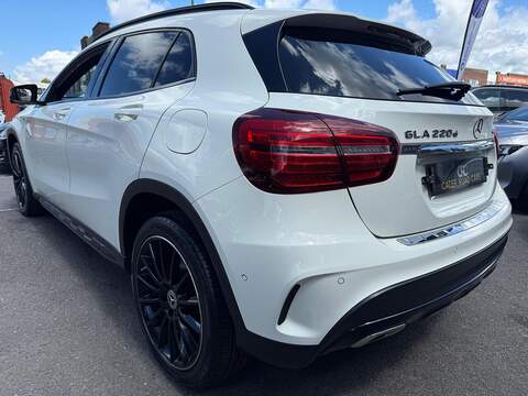 Mercedes-Benz GLA 2.1 GLA220d AMG Line (Premium) SUV 5dr Diesel 7G-DCT 4MATIC Euro 6 (s/s) (177 ps) - U640