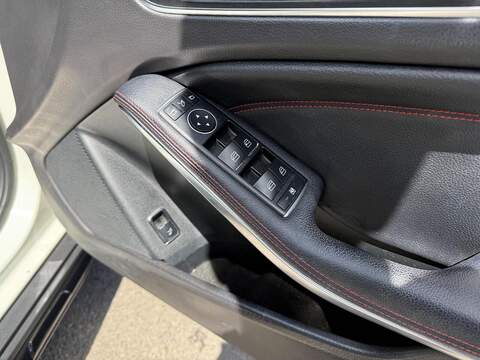 Mercedes-Benz GLA 2.1 GLA220d AMG Line (Premium) SUV 5dr Diesel 7G-DCT 4MATIC Euro 6 (s/s) (177 ps) - U640