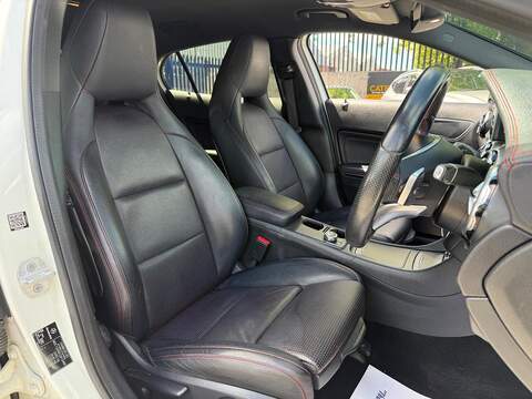 Mercedes-Benz GLA 2.1 GLA220d AMG Line (Premium) SUV 5dr Diesel 7G-DCT 4MATIC Euro 6 (s/s) (177 ps) - U640