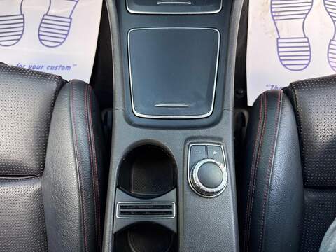 Mercedes-Benz GLA 2.1 GLA220d AMG Line (Premium) SUV 5dr Diesel 7G-DCT 4MATIC Euro 6 (s/s) (177 ps) - U640