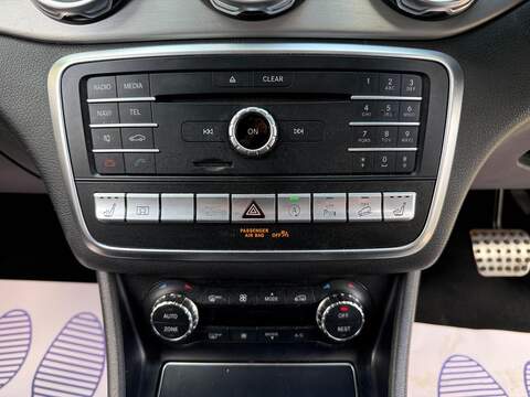 Mercedes-Benz GLA 2.1 GLA220d AMG Line (Premium) SUV 5dr Diesel 7G-DCT 4MATIC Euro 6 (s/s) (177 ps) - U640