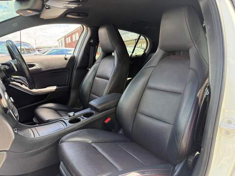 Mercedes-Benz GLA 2.1 GLA220d AMG Line (Premium) SUV 5dr Diesel 7G-DCT 4MATIC Euro 6 (s/s) (177 ps) - U640