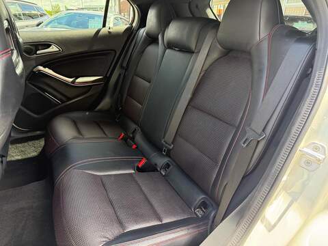 Mercedes-Benz GLA 2.1 GLA220d AMG Line (Premium) SUV 5dr Diesel 7G-DCT 4MATIC Euro 6 (s/s) (177 ps) - U640