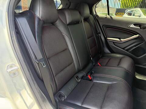 Mercedes-Benz GLA 2.1 GLA220d AMG Line (Premium) SUV 5dr Diesel 7G-DCT 4MATIC Euro 6 (s/s) (177 ps) - U640