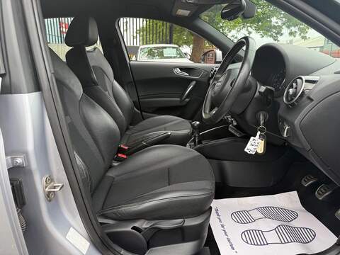 Audi A1 A1 S line Hatchback 1 Manual Petrol - U656