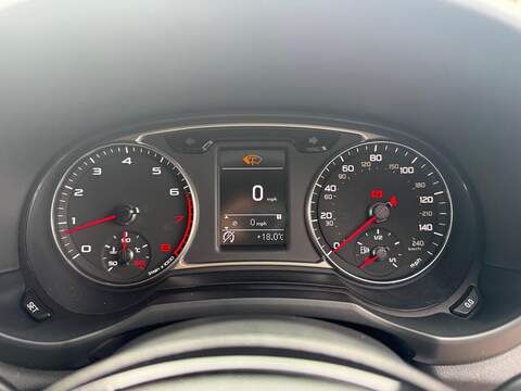 Audi A1 A1 S line Hatchback 1 Manual Petrol - U656